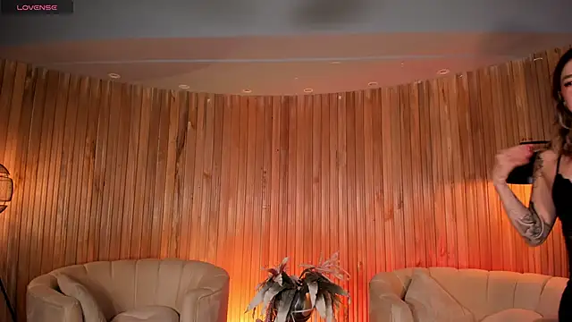 ViolettHansson online show from 09/17/25, 07:05