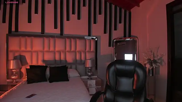 ViolettHansson online show from 11/05/25, 06:55