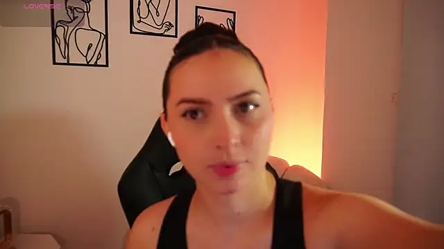 Snapshot of AliceHarper_ chatting on 06/25/26, 01:47 AliceHarper online show from 06/25/26, 01:47