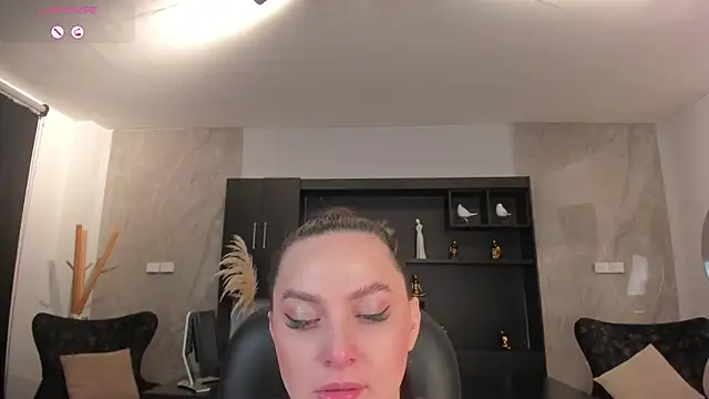 AliceHarper  online show from 02/25/25, 07:20