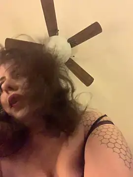 holyeroticss online show from 11/28/25, 12:11