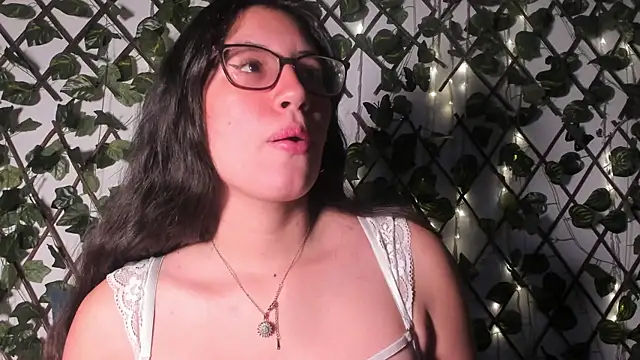 CoralineSanchez online show from 09/25/25, 03:23