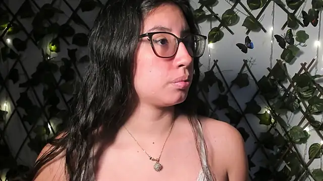 CoralineSanchez online show from 10/21/25, 03:17