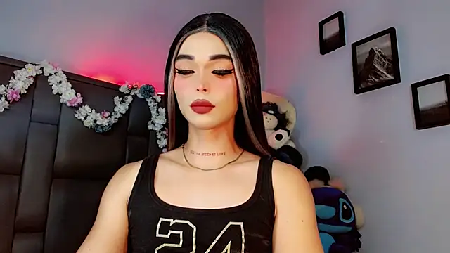 Snapshot of Marian_LV chatting on 09/26/25, 07:48 Marian LV online show from 09/26/25, 07:48