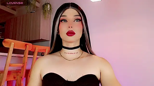 Snapshot of Marian_LV chatting on 02/26/25, 05:35 Marian LV online show from 02/26/25, 05:35