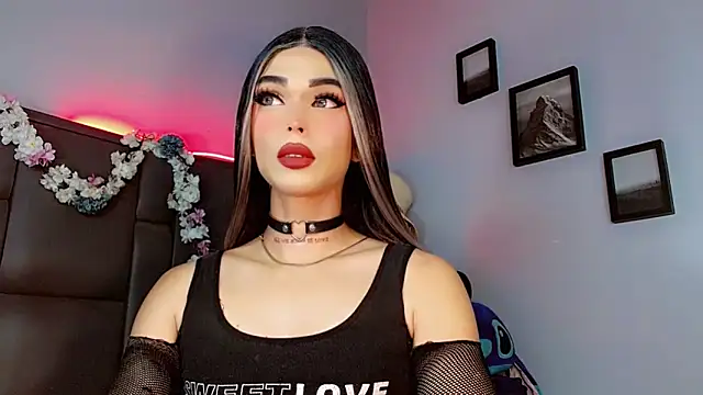 Snapshot of Marian_LV chatting on 09/23/25, 08:10 Marian LV online show from 09/23/25, 08:10