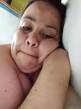 lunanataly online show from 11/24/25, 12:54