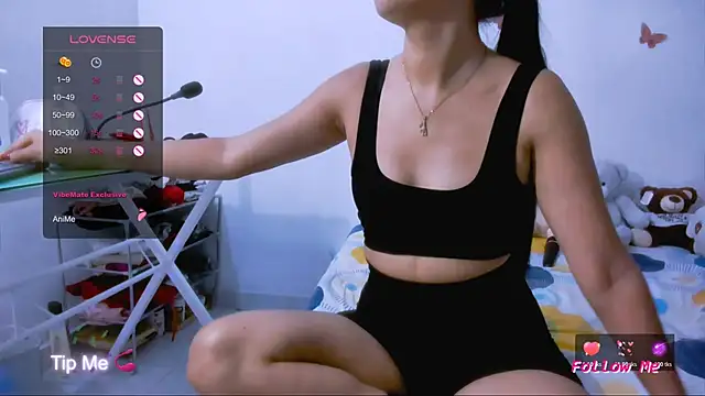 Alyson0001 online show from 11/18/25, 12:15