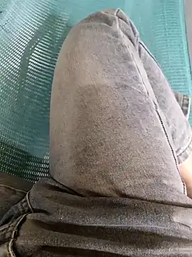 M yiyi online show from 12/04/25, 07:18