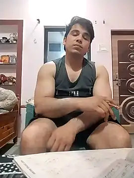 Snapshot of roadtucker123 chatting on 02/13/26, 05:24 roadtucker123 online show from 02/13/26, 05:24