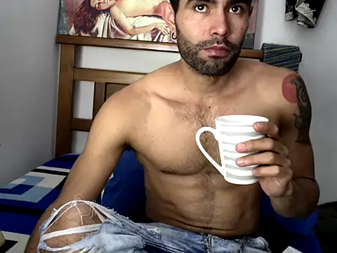 hideonbush051 online show from 02/03/26, 11:37