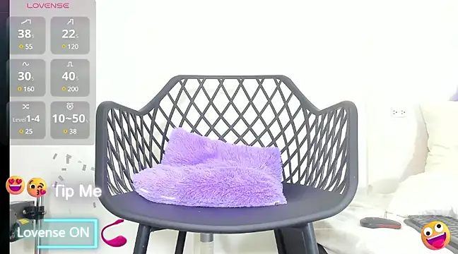 Snapshot of samanta-Little chatting on 01/25/25, 01:32 samanta-Little online show from 01/25/25, 01:32