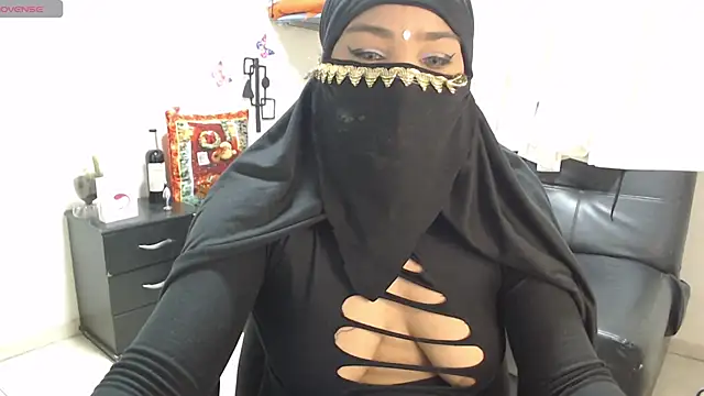 Snapshot of Aaliyah_brown chatting on 01/03/25, 08:54 Aaliyah brown online show from 01/03/25, 08:54