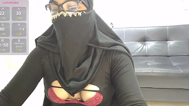 Snapshot of Aaliyah_brown chatting on 09/18/25, 03:04 Aaliyah brown online show from 09/18/25, 03:04