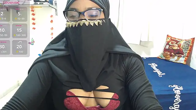 Snapshot of Aaliyah_brown chatting on 10/16/25, 02:53 Aaliyah brown online show from 10/16/25, 02:53