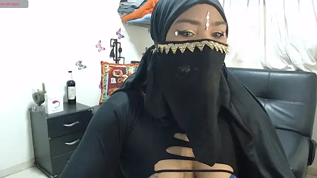 Snapshot of Aaliyah_brown chatting on 01/07/25, 08:45 Aaliyah brown online show from 01/07/25, 08:45