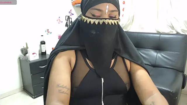 Snapshot of Aaliyah_brown chatting on 01/06/25, 08:46 Aaliyah brown online show from 01/06/25, 08:46