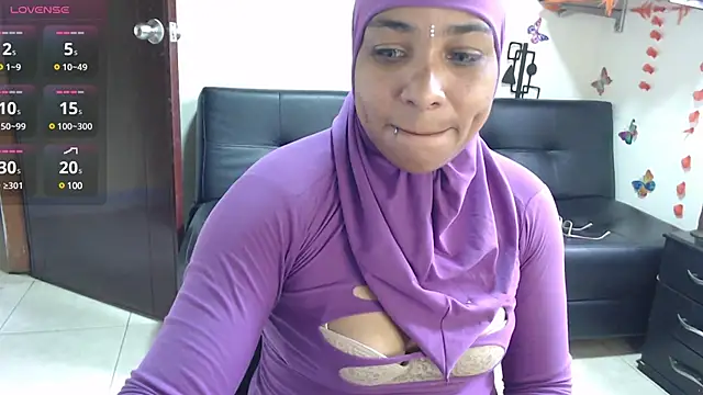 Snapshot of Aaliyah_brown chatting on 02/14/25, 02:12 Aaliyah brown online show from 02/14/25, 02:12