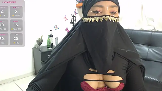 Snapshot of Aaliyah_brown chatting on 01/22/25, 08:51 Aaliyah brown online show from 01/22/25, 08:51