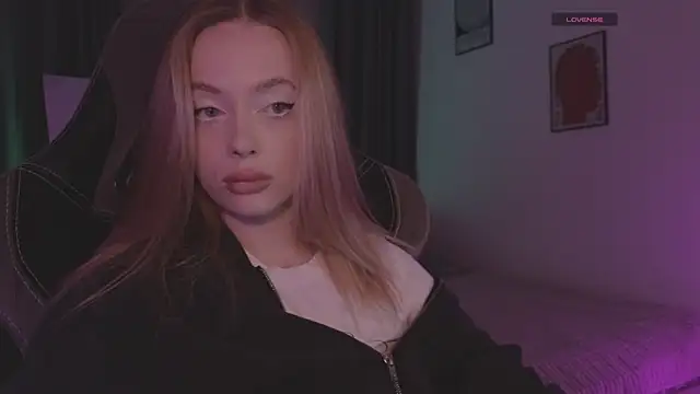  MayShy  online show from 09/19/25, 06:56