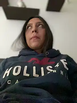 Snapshot of Salome_golvert chatting on 02/24/25, 10:25 Salome golvert online show from 02/24/25, 10:25