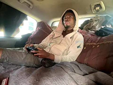 SlimeCrownzOut5 online show from 10/31/25, 03:19