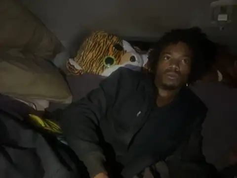 SlimeCrownzOut5 online show from 11/26/25, 11:21