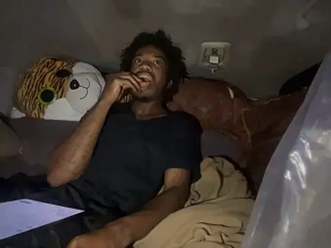 SlimeCrownzOut5 online show from 11/27/25, 01:17