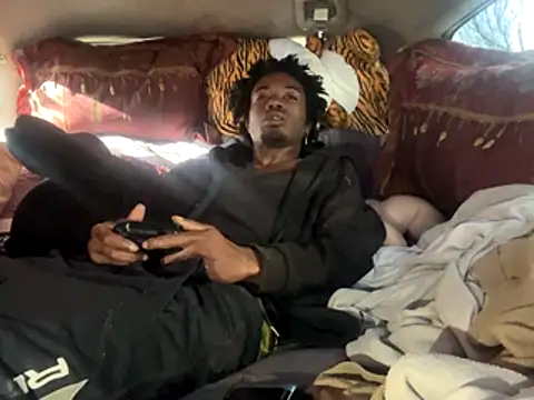 SlimeCrownzOut5 online show from 12/14/25, 08:14