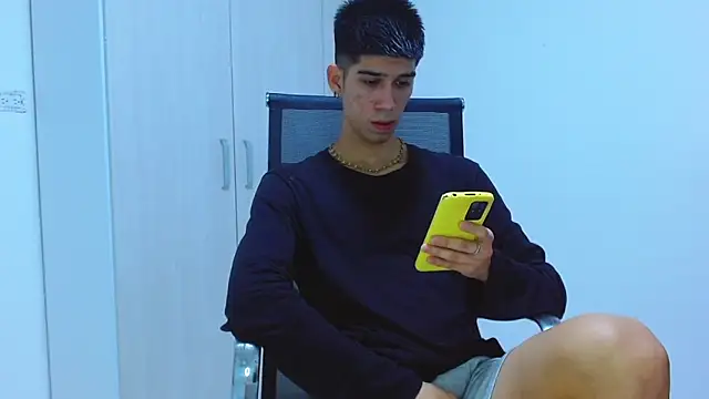 Snapshot of jhony-sex chatting on 09/27/25, 02:18 jhony-sex online show from 09/27/25, 02:18