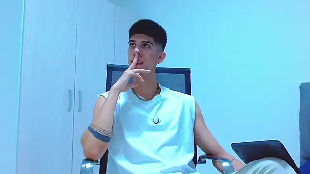 jhony-sex online show from 10/28/25, 03:40