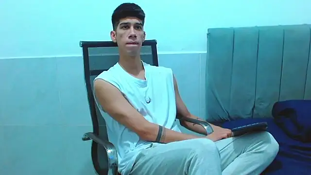 Snapshot of jhony-sex chatting on 01/09/26, 06:20 jhony-sex online show from 01/09/26, 06:20