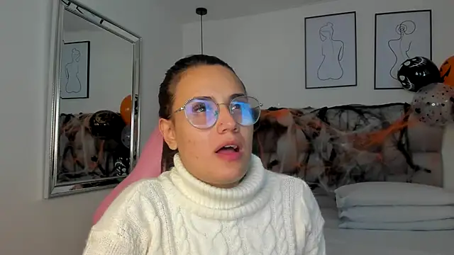 Susan-Sweet-7 online show from 10/24/25, 10:20