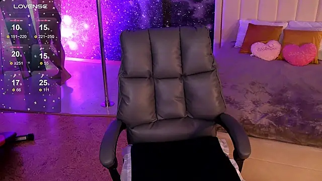  F R A U  online show from 10/13/25, 01:07