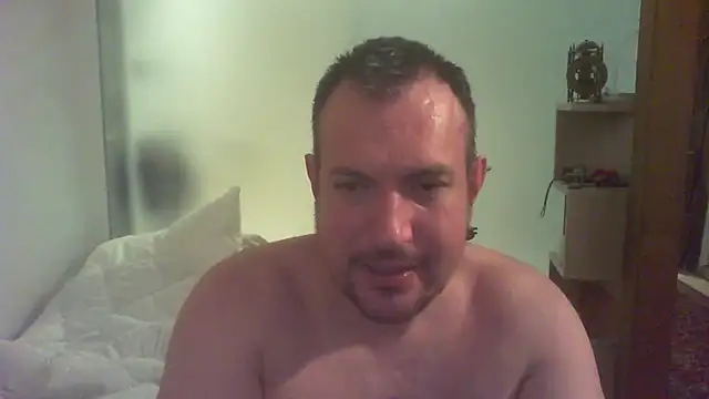 Snapshot of Mike_12hot chatting on 02/07/26, 07:55 Mike 12hot online show from 02/07/26, 07:55