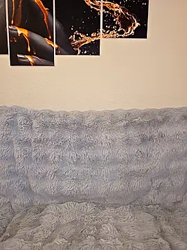 NoraDevot online show from 11/28/25, 09:09