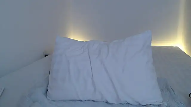 Snapshot of __Meow chatting on 01/17/25, 05:42   Meow online show from 01/17/25, 05:42