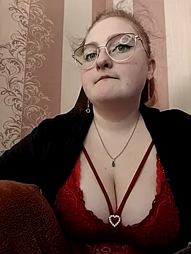 WhiteBellaX online show from 05/05/26, 09:56