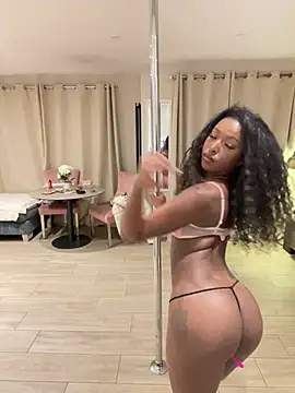 princesslola666 online show from 02/04/25, 10:55