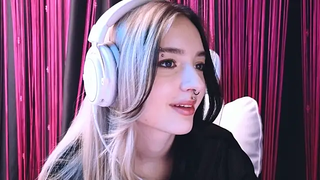 Avi Nile online show from 02/18/25, 05:42