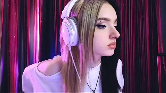 Avi Nile online show from 03/16/25, 02:53