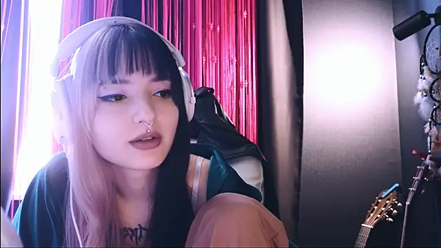 Avi Nile online show from 09/16/25, 04:35