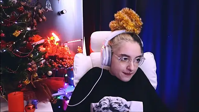 Avi Nile online show from 12/22/24, 05:55