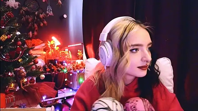 Avi Nile online show from 12/25/24, 05:37