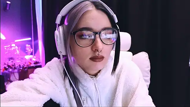 Avi Nile online show from 01/26/25, 02:14