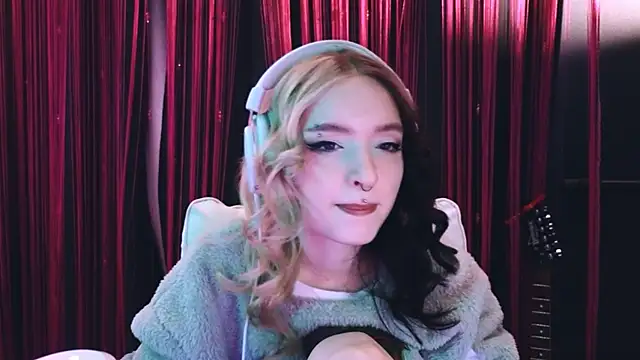 Avi Nile online show from 03/11/25, 02:42