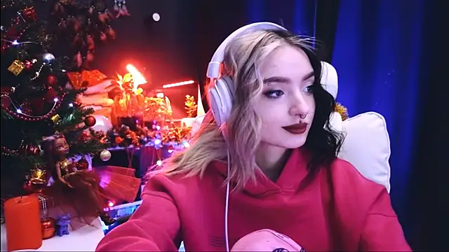 Avi Nile online show from 12/25/24, 02:35