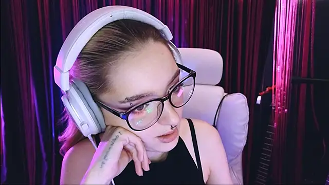 Avi Nile online show from 03/13/25, 01:10