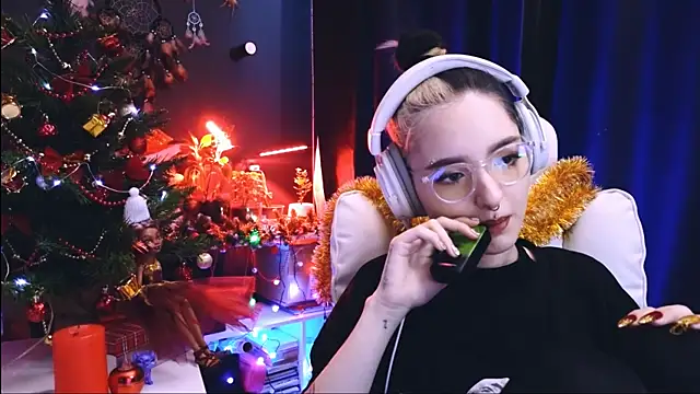 Avi Nile online show from 12/22/24, 02:49