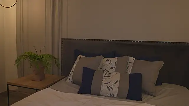 IrisBaker online show from 02/12/26, 10:20